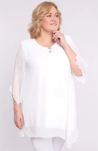 Lila sifon tunika brosssal